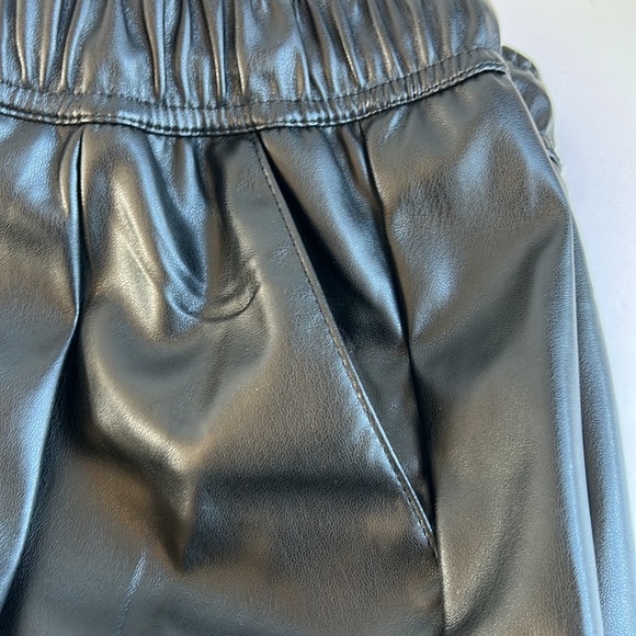 Love Tree vegan leather black drawstring jogger with 4 pockets. - Picture 13 of 16